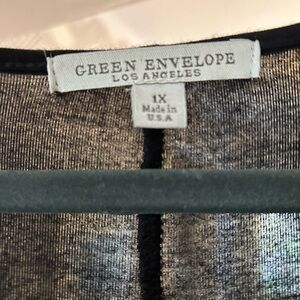 Green Envelope Women Black 3/4 Sleeve Top 1X